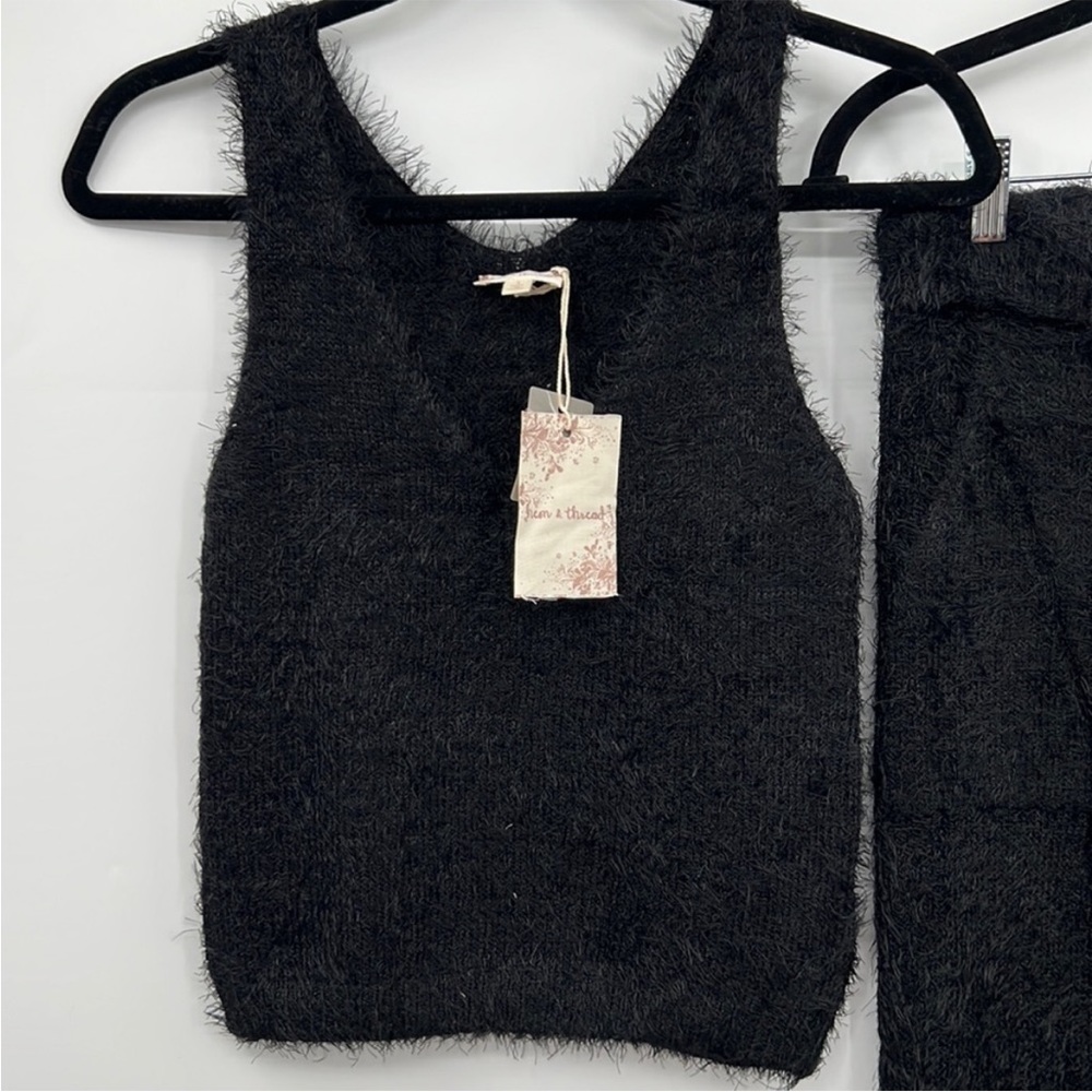 Hem & Thread Fuzzy Lounge Set - Picture 3 of 4